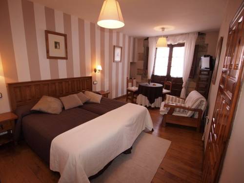 Santillana del Mar. Spanien Traveller Hotel Gutscheincode Booking.com