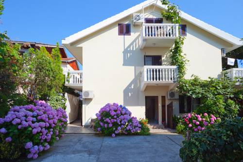 Tivat Montenegro Traveller Hotel Gutscheincode Booking.com
